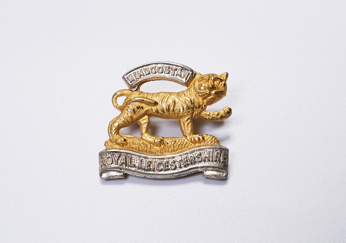 Royal Angllian Regiment 4th Battalion collar badge