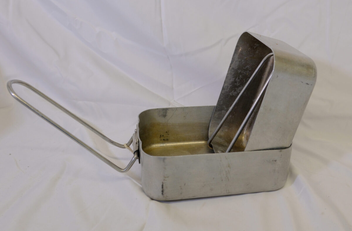 British Army issue Mess Tins issued to every soldier British Army issue Mess Tins issued to every soldier