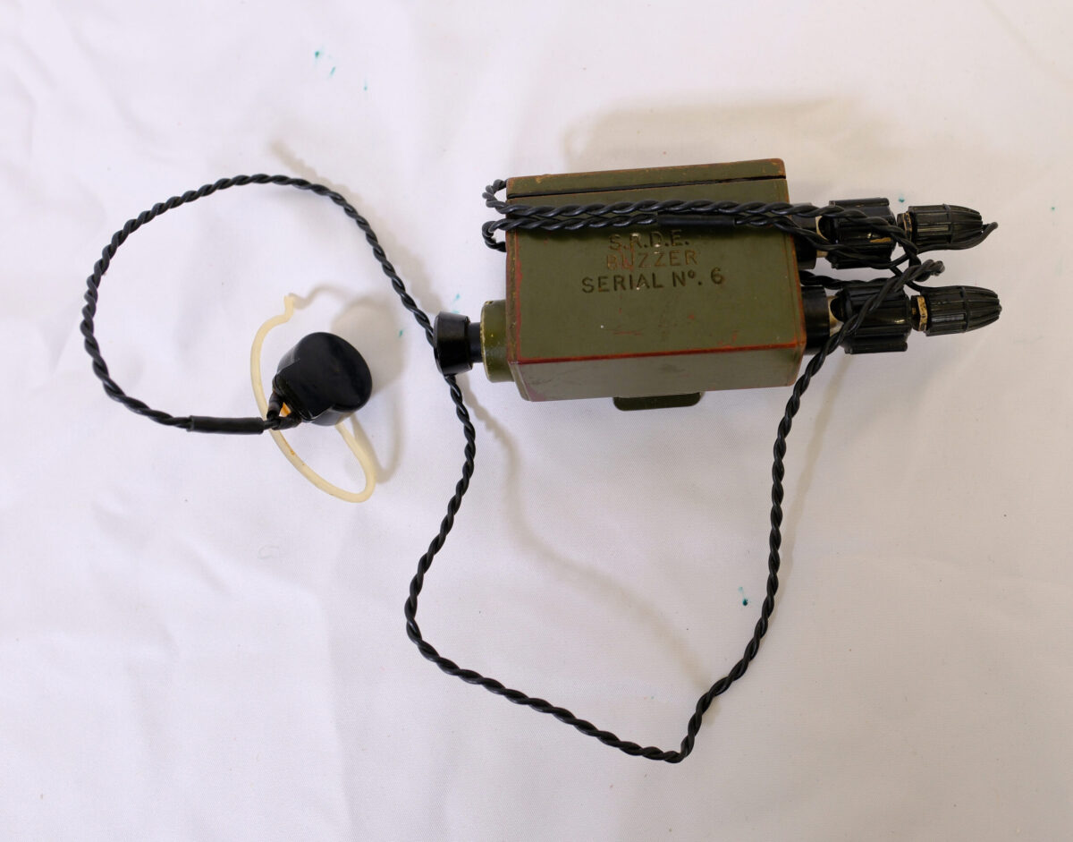S.R.D.E wired Buzzer Serial 6, British Army S.R.D.E wired Buzzer Serial 6, British Army