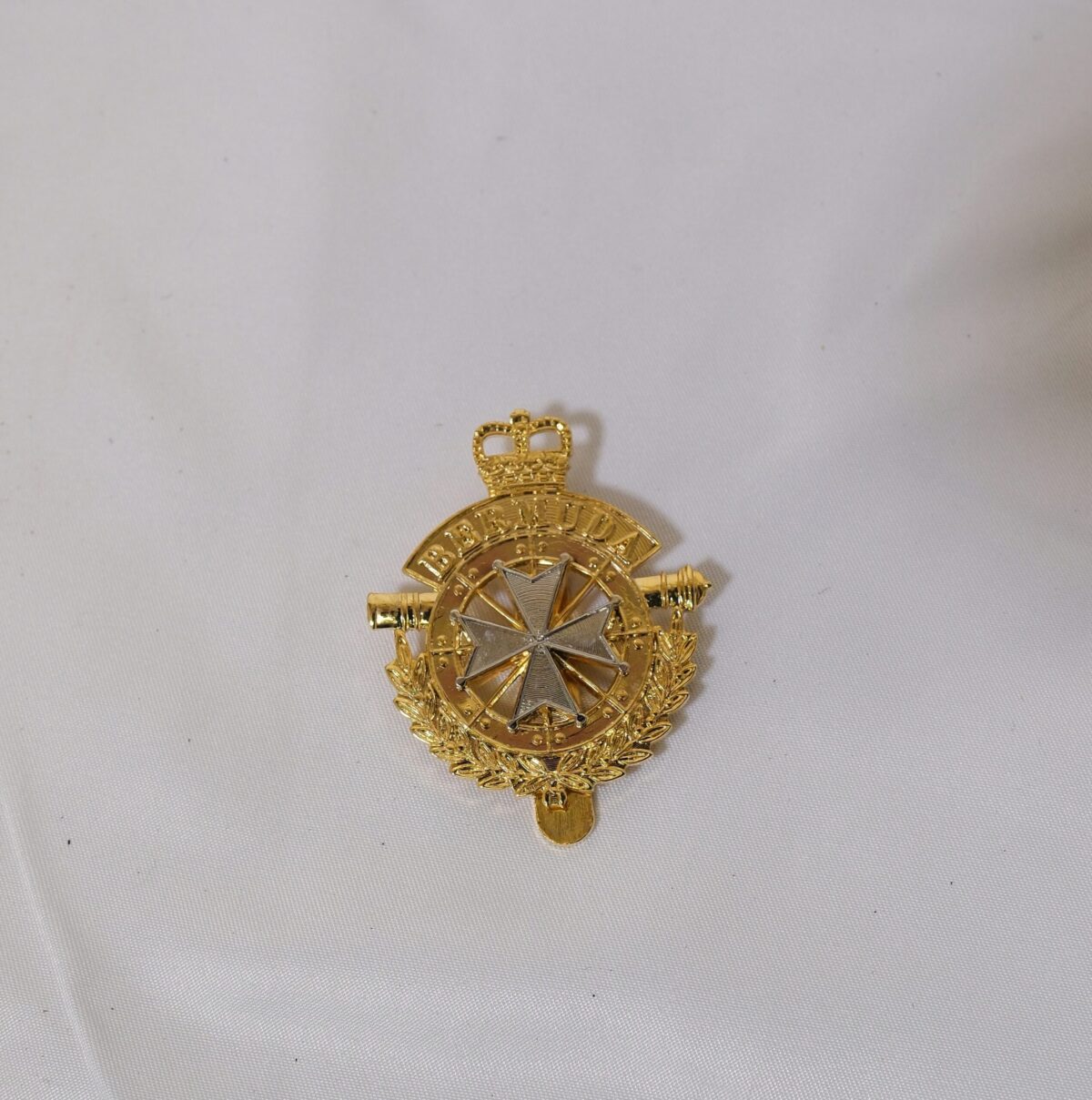 Bermuda Regiment soldiers cap badge Bermuda Regiment soldiers cap badge