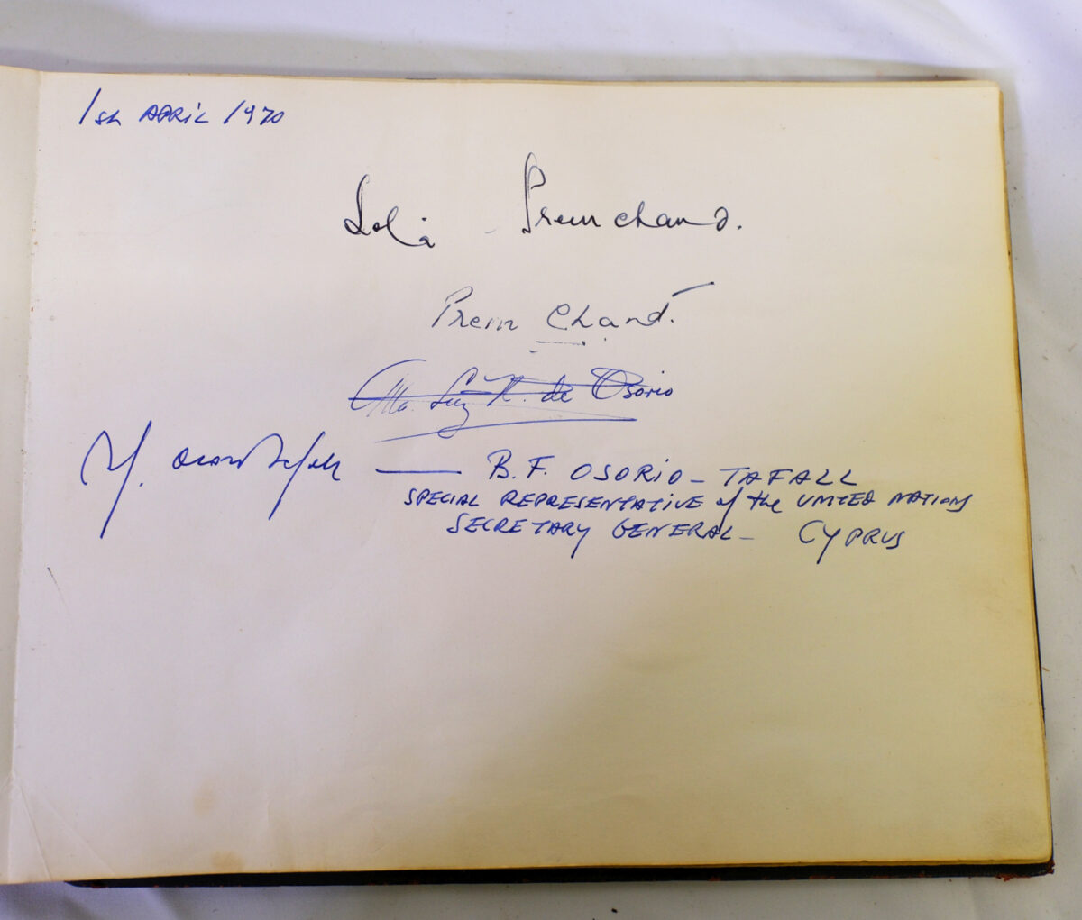 3rd Battalion Royal Anglian Regiment Visitors book 1958-1974 3rd Battalion Royal Anglian Regiment Visitors book 1958-1974