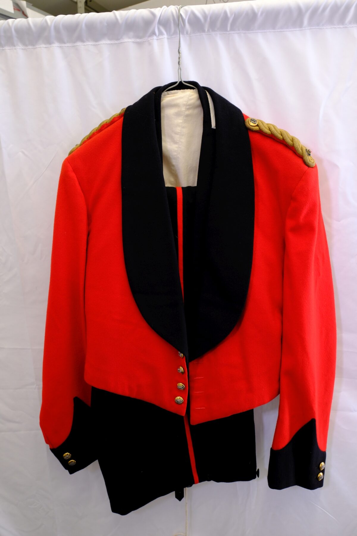 British Army Royal Anglian Regiment Mess Dress Officers Pattern British Army Royal Anglian Regiment Mess Dress Officers Pattern