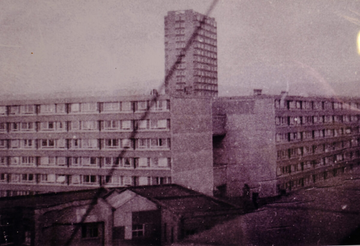 1st Battalion Royal Anglian Rgiment in Northern Ireland. Rosville Flats Londonderry, Interment day August 1971. 1st Battalion Royal Anglian Rgiment in Northern Ireland. Rosville Flats Londonderry, Interment day August 1971.