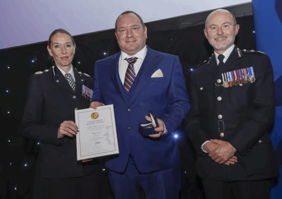 Bravery award for Poachers Veteran who jumped into the river to save one-year-old girl