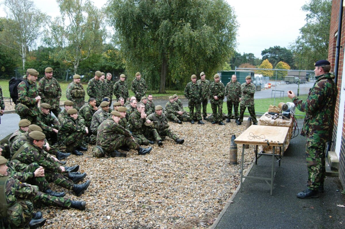 Echelon Company 1st Battalion, Royal Anglian Regiment conducting OPTAG awareness training Oct 2006