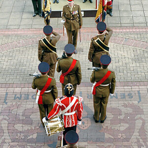 Soldiers from the 2nd Battalion Royal Anglian Regiment march through Leicester city centre. The scene in Town Hall Square. On 20 March 2007.