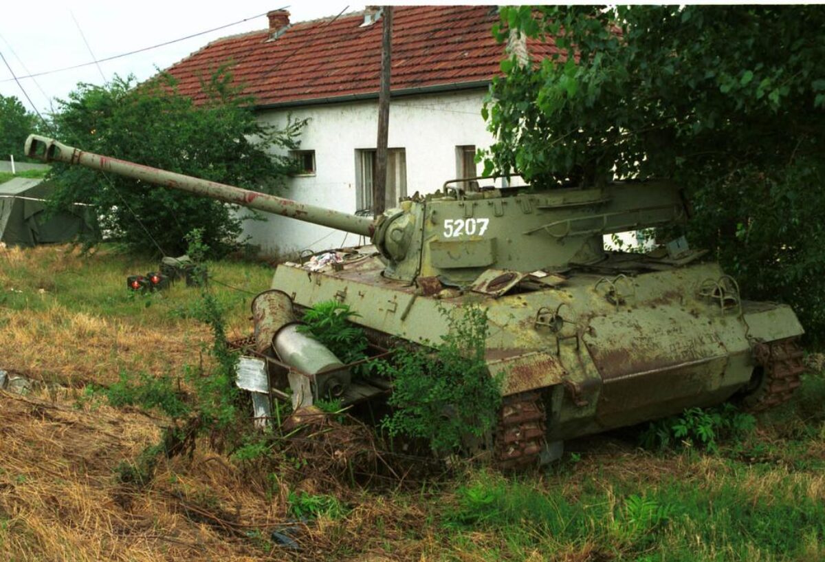 1st Battalion, Royal Anglian Regiment deployed to Kosovo in 1999