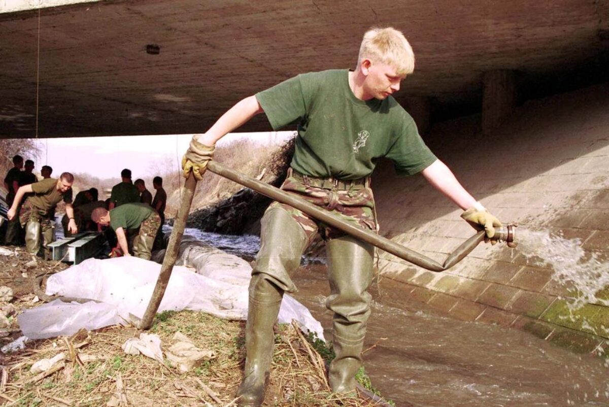 1st Battalion, Royal Anglian Regiment deployed to Kosovo in 1999