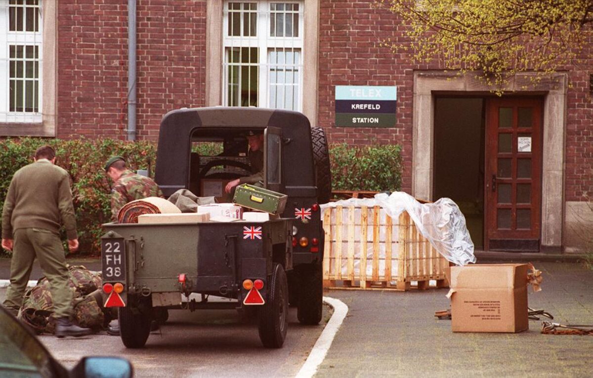 1st Battalion, Royal Anglian Regiment deployed to Kosovo in 1999.