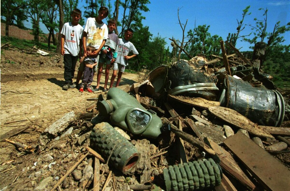 1st Battalion, Royal Anglian Regiment deployed to Kosovo in 1999