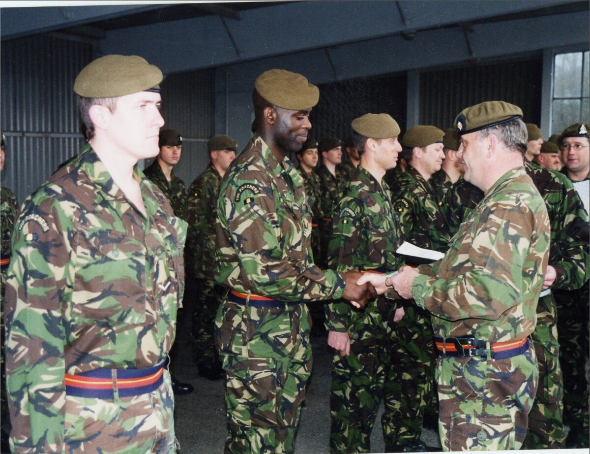 2nd Battalion Royal Anglian Regiment - Sierra Leone Deployment media presentations 2001
