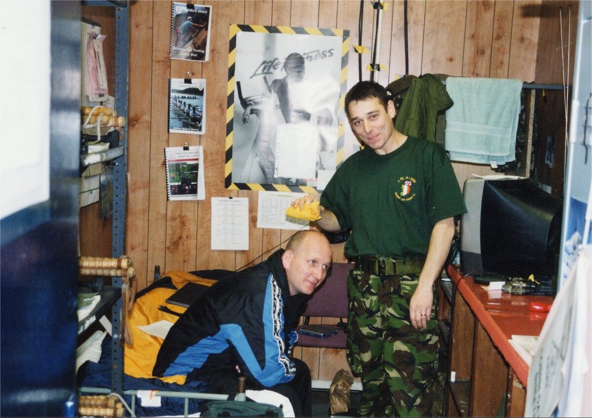 2nd Battalion Royal Anglian Regiment Op FRESCO - Fire strikes 2001