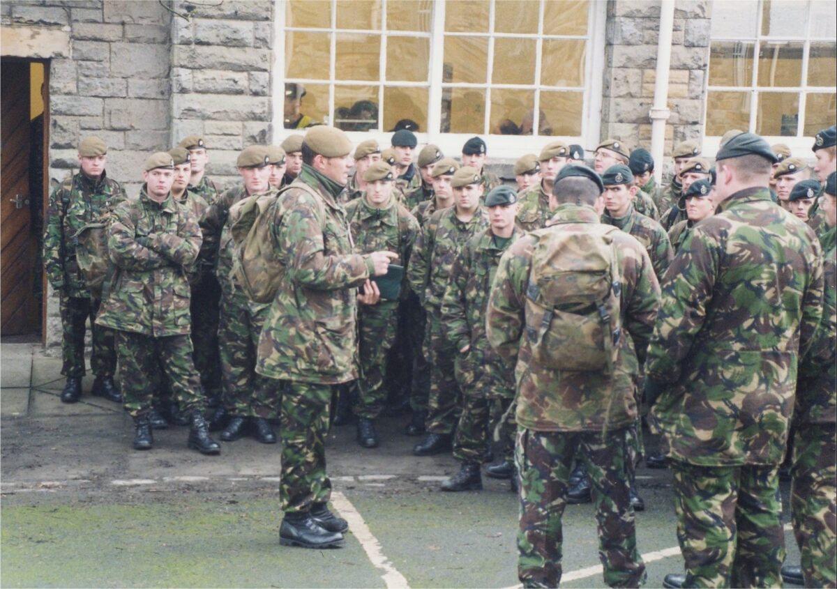 2nd Battalion Royal Anglian Regiment Op FRESCO - Fire strikes 2001