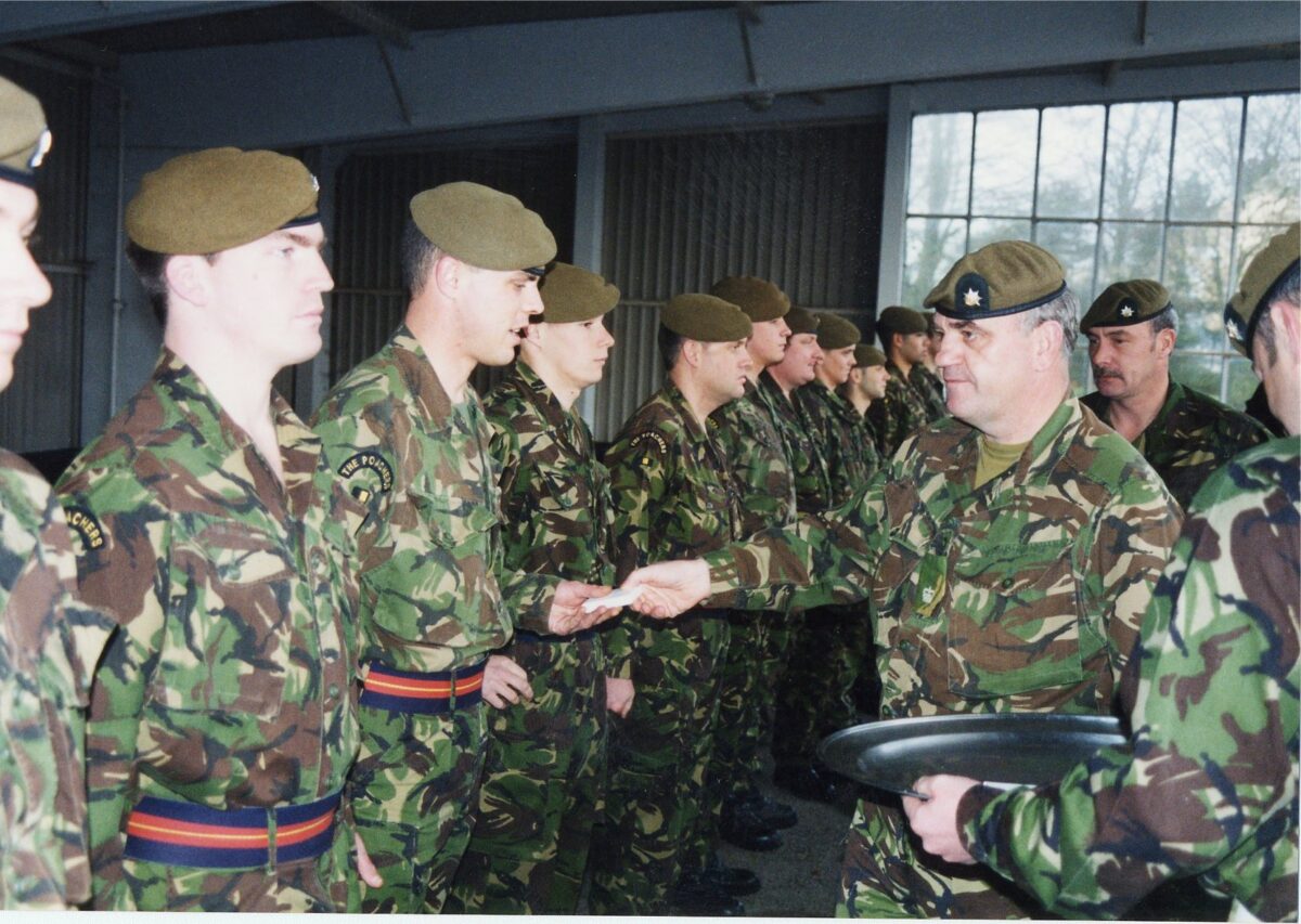 2nd Battalion Royal Anglian Regiment - Sierra Leone Deployment media presentations 2001