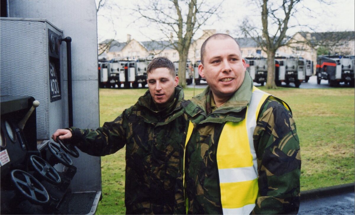 2nd Battalion Royal Anglian Regiment Op FRESCO - Fire strikes 2001