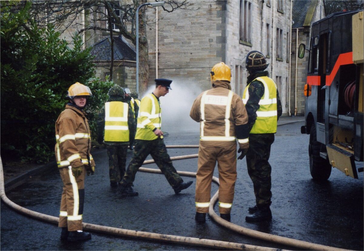 2nd Battalion Royal Anglian Regiment Op FRESCO - Fire strikes 2001