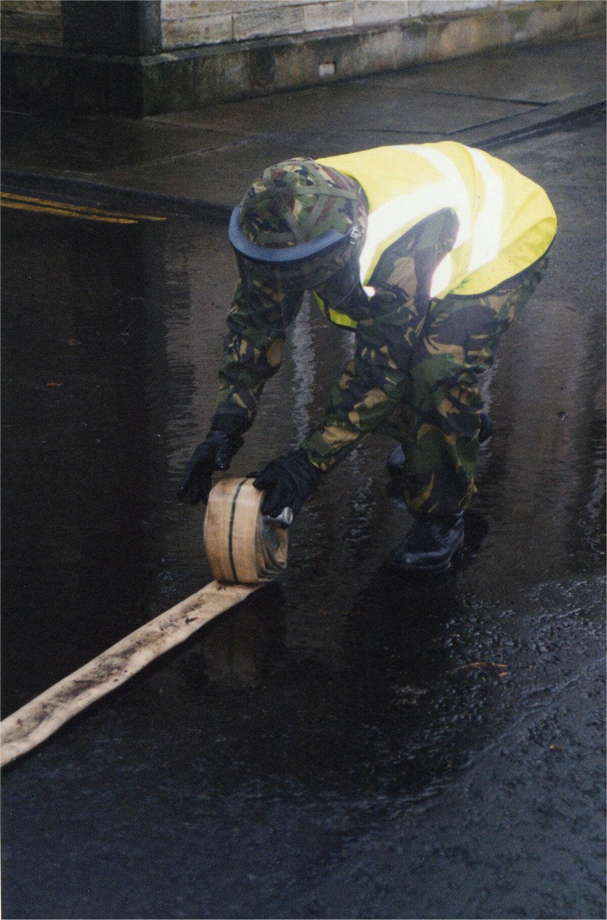2nd Battalion Royal Anglian Regiment Op FRESCO - Fire strikes 2001