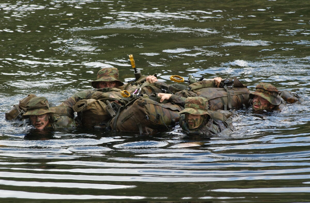 2nd Battalion, Royal Anglian Regiment in Belize 2001-2002