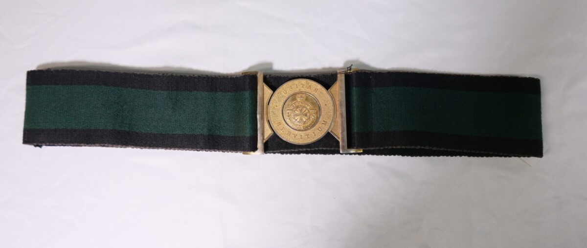 This Women's Royal Army Corps stable belt features a distinctive dark green and black striped canvas webbing.