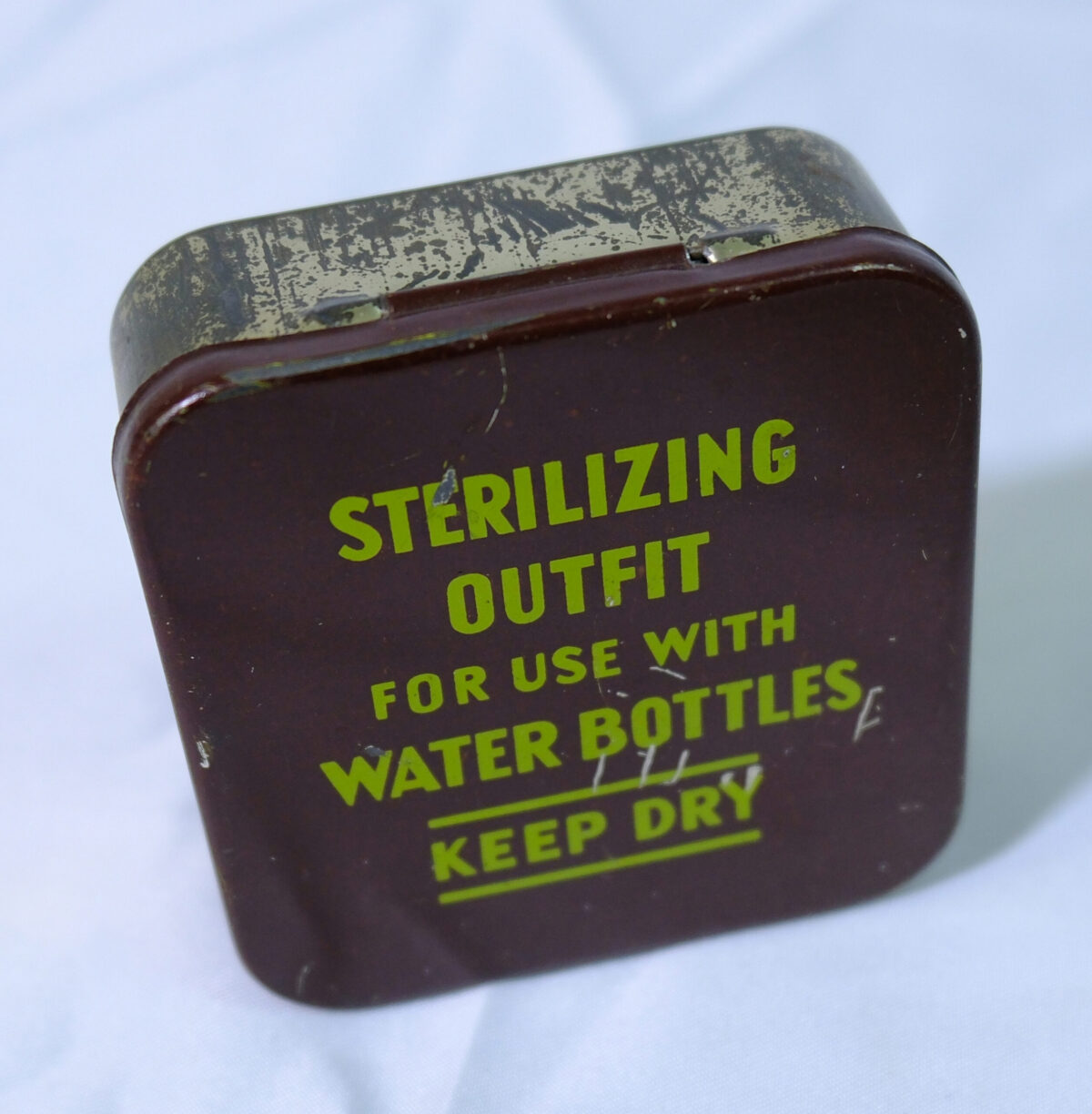 Sterilizing outfit for use with water bottles Sterilizing outfit for use with water bottles