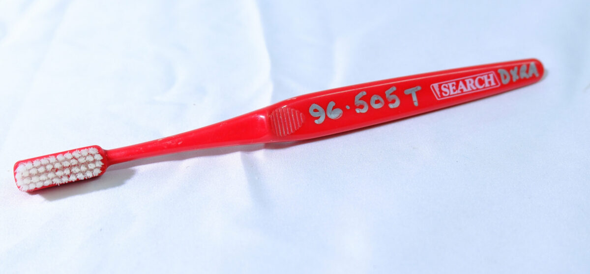Tooth brush